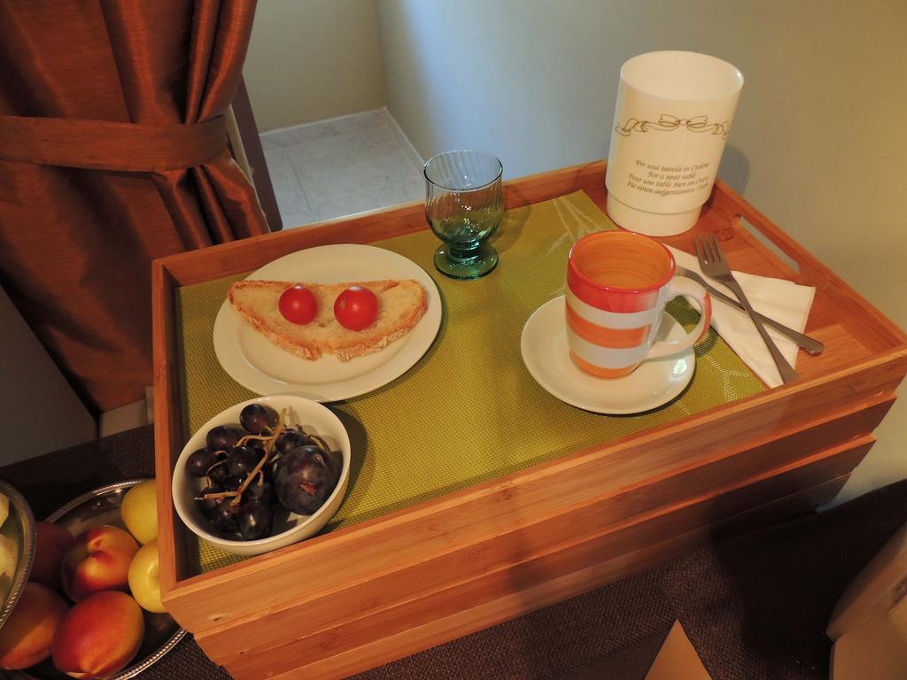 B&B Angela Monte Sant'Angelo Bagian luar foto